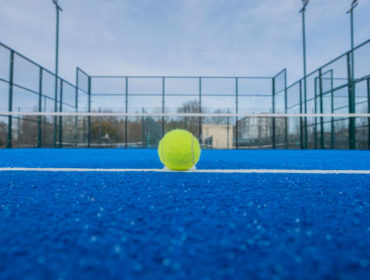 Construction d'un court et terrain de tennis en résine synthétique