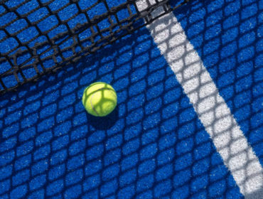 Construction d'un court et terrain de tennis en résine synthétique