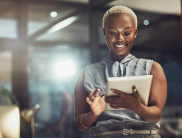 Créer un contenu Réseaux Sociaux Paris sans stratégie claire est une erreur fréquente. En effet, publier au hasard peut nuire à votre visibilité