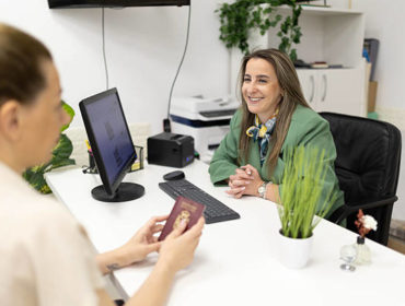 Pour réussir une stratégie de communication Lyon, il est essentiel de commencer par un audit complet de la présence digitale.