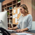 Agence refonte site internet Paris vs freelance : 2 différences clés à connaître