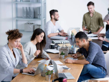 Une refonte réussie repose avant tout sur une expertise solide et une vision globale du digital. En effet, une agence refonte site internet Paris