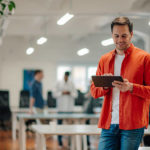 Pourquoi une vidéo entreprise Paris est-elle 2 fois plus efficace qu’un contenu classique ?