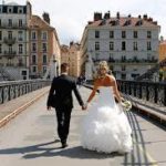 Que comprend généralement l’accompagnement proposé par un photographe mariage à Grenoble avant et après le mariage ?