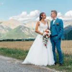 Comment un photographe mariage à Grenoble met-il à l’aise les mariés peu habitués à être photographiés ?