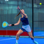 Une entreprise construction terrain de padel propose-t-elle un contrat d&rsquo;entretien après la livraison ?